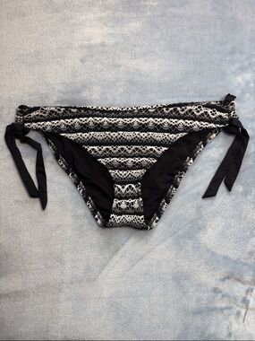 Mossimo Supply Co. Black and White Striped Lace Bikini Bottoms